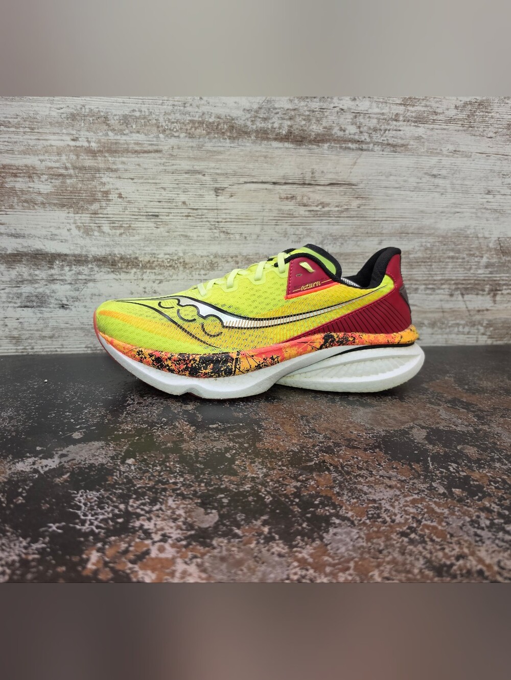 Mens Saucony Endorphin Azura Running Shoes Sz 12 Used S21070-402